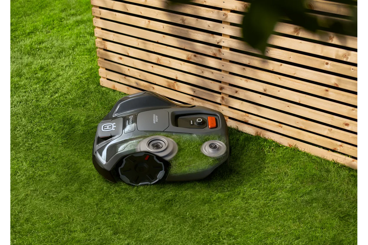 Husqvarna Automower® 410XE NERA mit kabelloser Technologie – Bild 20